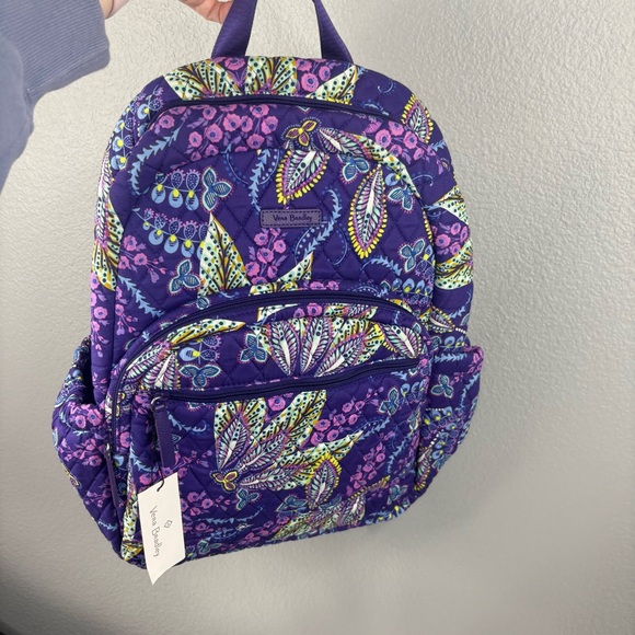 Vera Bradley Handbags - NWT Vera Bradley Essential Backpack Batik Leaves